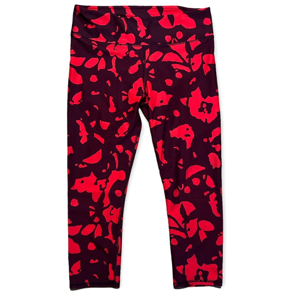 Women’s Fabletics Crop Capri Athletic Exercise Yoga Hiking Leggings, Medium, Red